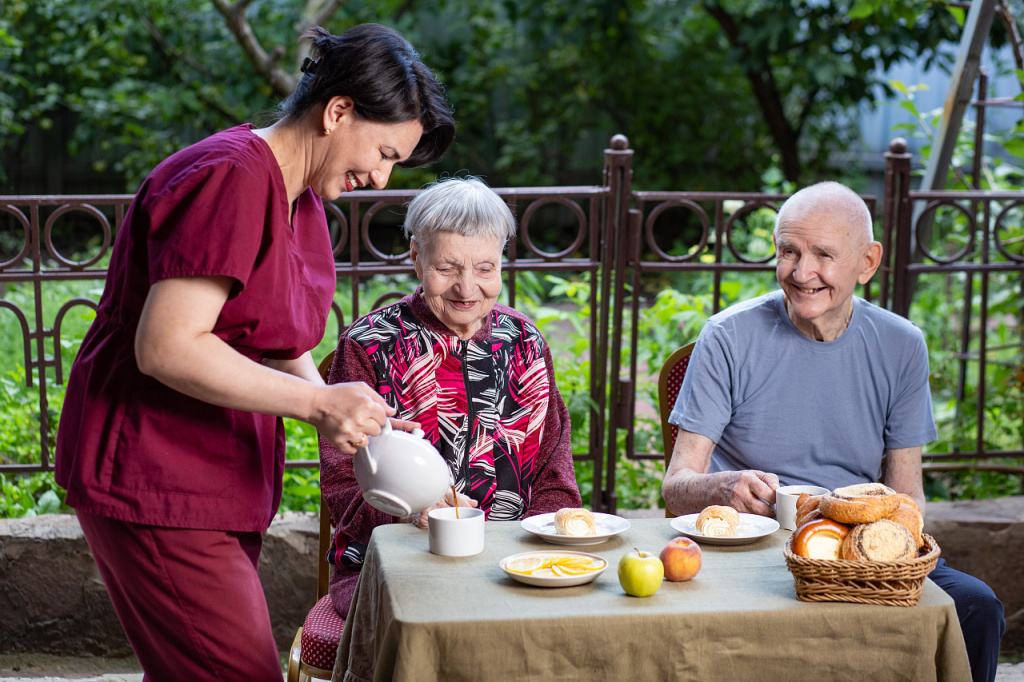 Преимущества пансионатов для пожилых людей: комфорт, забота и безопасность